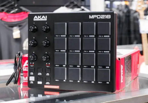 Akai - MPD 218 Pad Control Unit 2